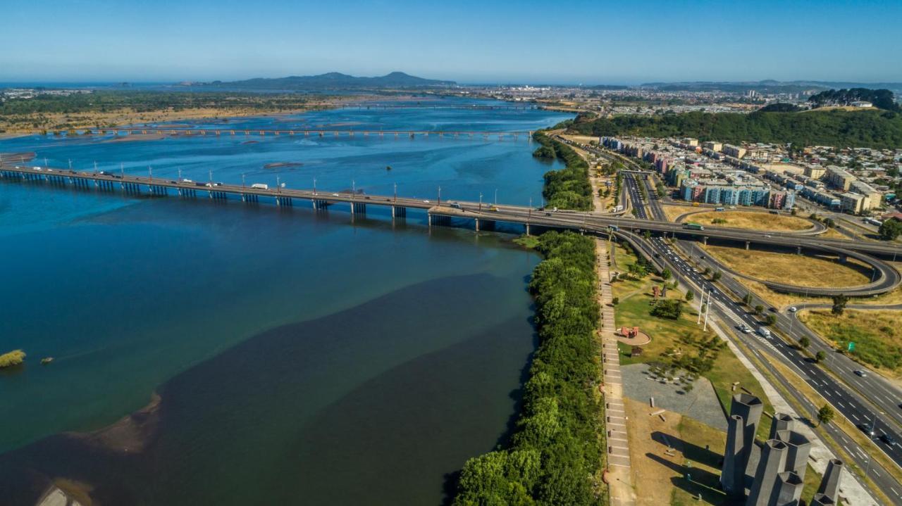 Mds Hotel 콘셉시온 외부 사진 Aerial view of the bridge